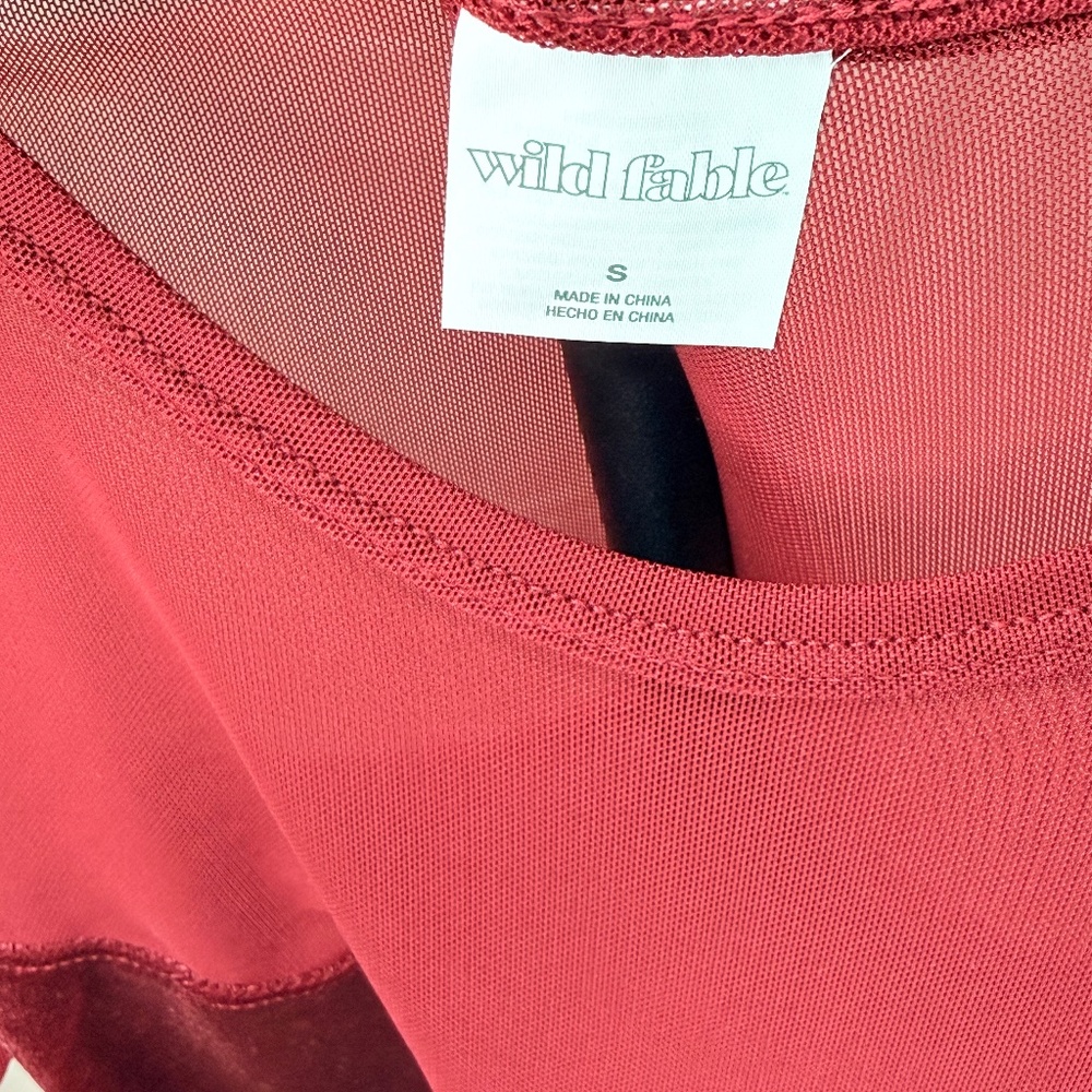 Wild Fable Red Mesh Velvet Long Sleeve Top Size S NWT Y2K Holiday - Picture 5 of 5